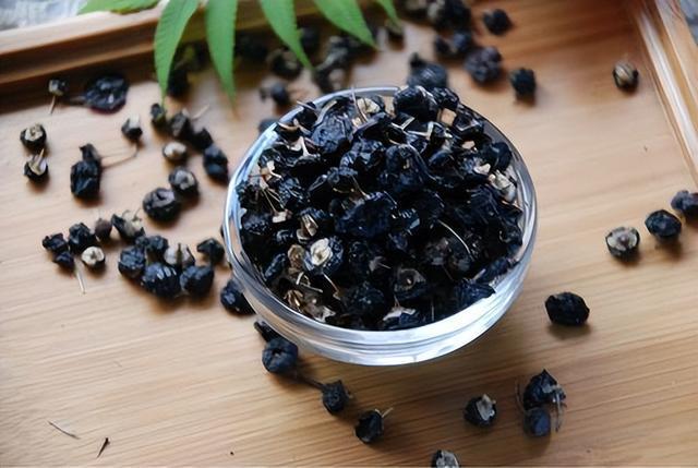 开云体育 开云官网人民日报：被吹上天的8种“保健品”实则坑钱伤身别再上当了(图8)