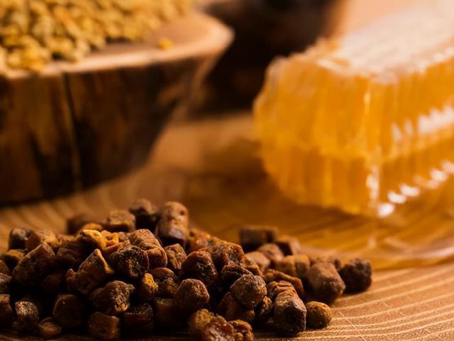 开云体育 开云官网人民日报：被吹上天的8种“保健品”实则坑钱伤身别再上当了(图9)