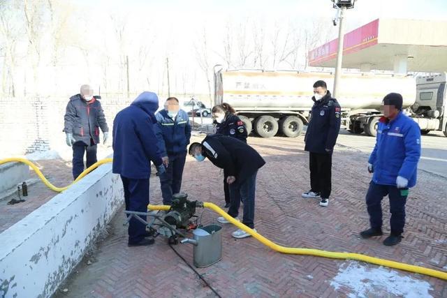 易燃易爆场所、专业医开云 开云体育平台疗设备都挡不住执行干警的脚步！(图3)