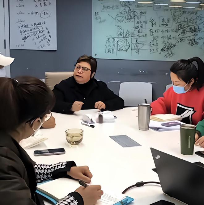 韩红感染新冠仍坚持做开云体育 开云官网公益捐赠600万购买医疗设备被赞正能量(图4)