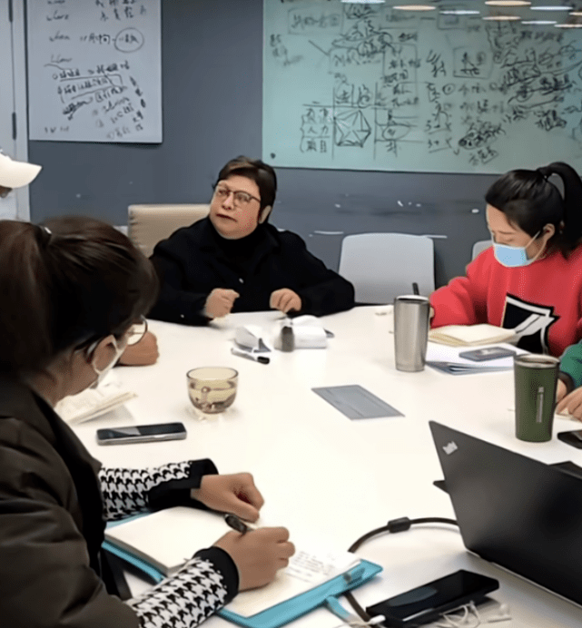 开云 开云体育官网韩红感染新冠仍坚持做公益捐赠600万购买呼吸机等医疗设备被赞正能量(图4) 开云 开云体育官网韩红感染新冠仍坚持做公益捐赠600万购买呼吸机等医疗设备被赞正能量(图4)