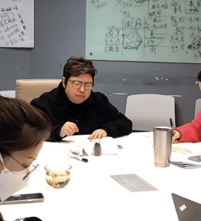 开云 开云体育官网韩红感染新冠仍坚持做公益捐赠600万购买呼吸机等医疗设备被赞正能量(图5) 开云 开云体育官网韩红感染新冠仍坚持做公益捐赠600万购买呼吸机等医疗设备被赞正能量(图5)