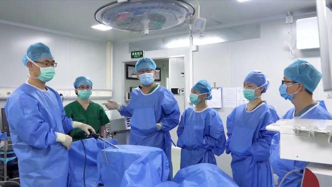 省妇幼专家到我区巡诊指导 提升我区妇幼保健开云 开云体育APP诊疗能力(图2)