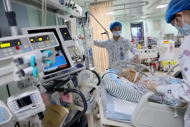 住院14天花掉234万烧钱式的ICU收费真的合理吗？开云 开云体育(图4)