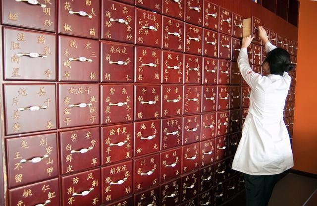 开云 开云体育天天喝点三七粉养生保健不生病？辟谣：三七只有这4方面作用(图3)