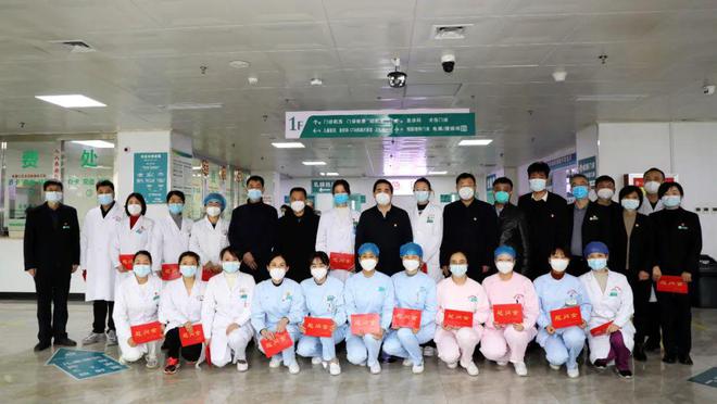 开云 开云体育官网渭南市政府领导慰问市妇幼保健院医务人员(图1)