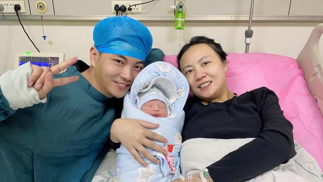 新年到！渭南市妇幼保健院9个开云体育 开云平台“兔宝”来拜年 为新春增添浓浓喜气(图3)