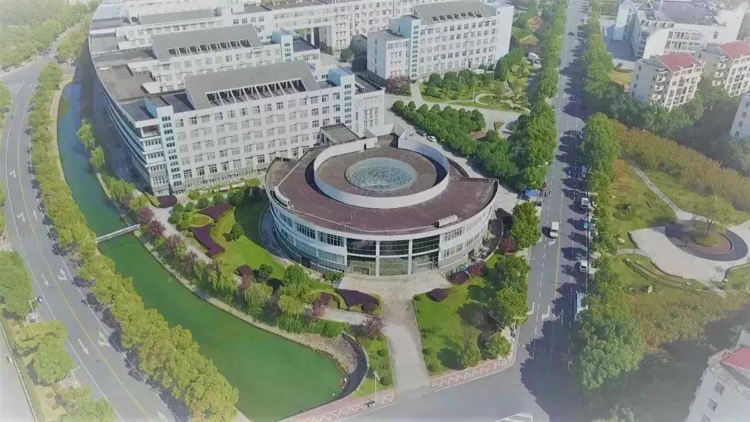 “大保健”3元一次!这所号称“皇家太”开云APP 开云官网入口的高校玩得有点花!(图13) “大保健”3元一次!这所号称“皇家太”开云APP 开云官网入口的高校玩得有点花!(图13)