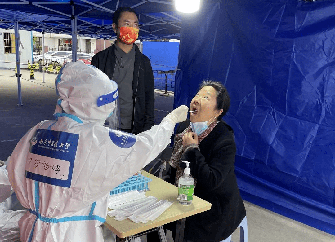 “大保健”3元一次!这所号称“皇家太”开云APP 开云官网入口的高校玩得有点花!(图21) “大保健”3元一次!这所号称“皇家太”开云APP 开云官网入口的高校玩得有点花!(图21)