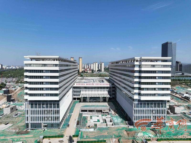 开云APP 开云官网入口共建西安国家医学中心！西安国际港务区与交大一附院、新华医疗签署战略合作协议(图4)