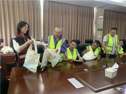 关爱到一线 慰问暖人心——王家墩公园开展“中医夏季防暑降温知识”讲座培训开云体育 Kaiyun.com 官网入口(图3)