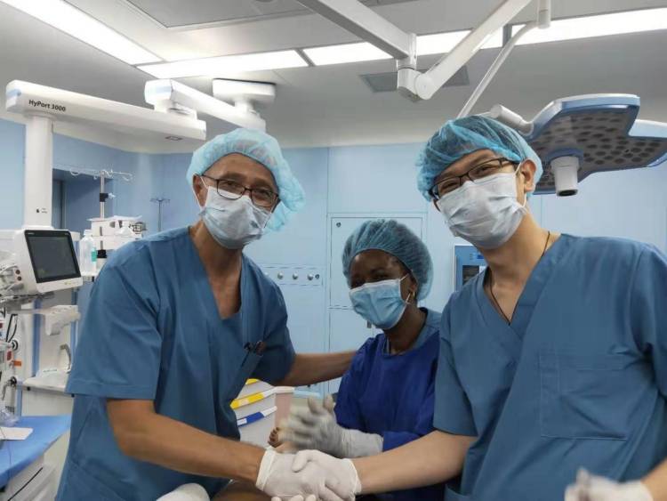 Kaiyun 开云天下 中国志愿医生：为偏远村庄留下“走不了的医疗队”(图7)