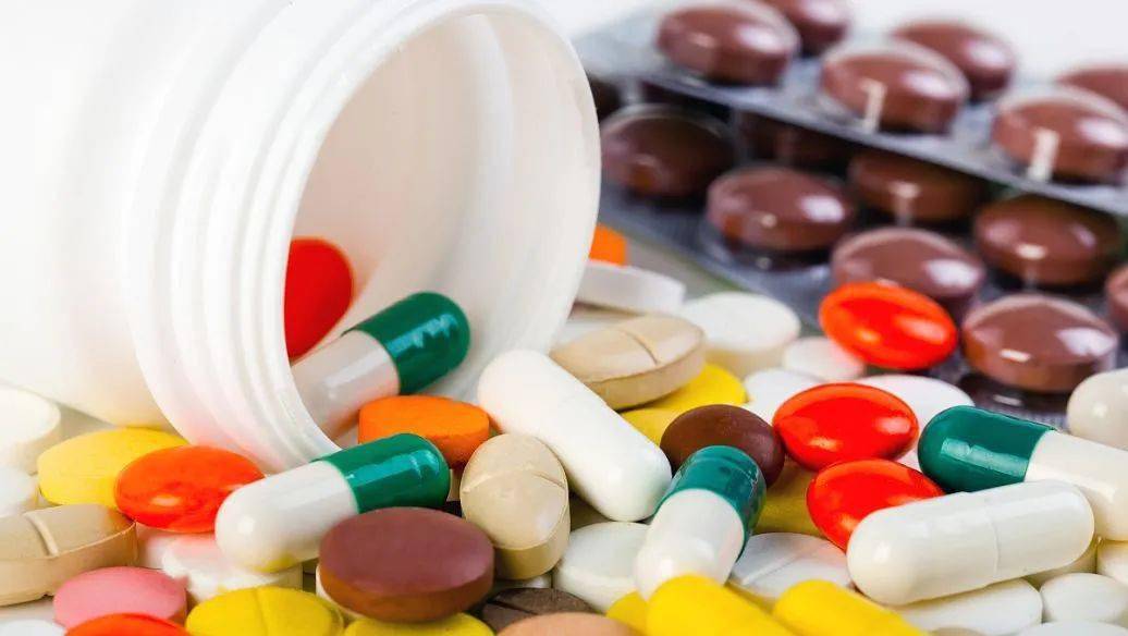 开云体育 开云官网石家庄：土坯房脏手搓出网红保健品批发价八毛卖到八百！(图5)