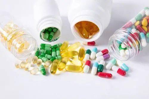 开云体育 开云官网石家庄：土坯房脏手搓出网红保健品批发价八毛卖到八百！(图7)