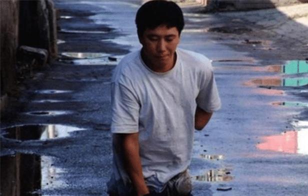 在路边捡到一条钥匙链他动了七次手术保住性