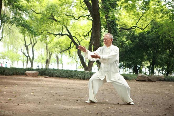 Kaiyun 开云老年人养生保健探析：如