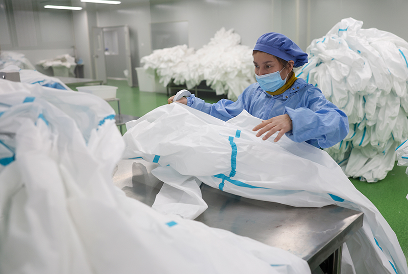 Kaiyun 开云体育重庆丰都加紧医疗物资生产 助力疫情防控(图3) Kaiyun 开云体育重庆丰都加紧医疗物资生产 助力疫情防控(图3)