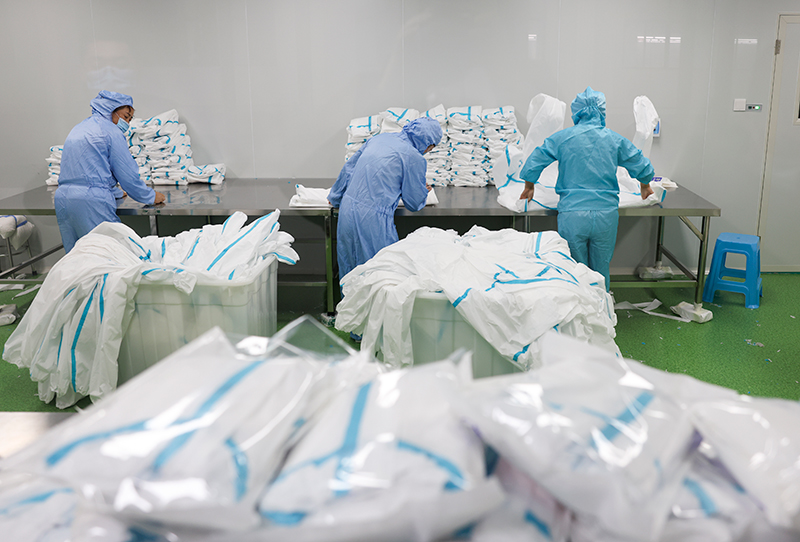 Kaiyun 开云体育重庆丰都加紧医疗物资生产 助力疫情防控(图4) Kaiyun 开云体育重庆丰都加紧医疗物资生产 助力疫情防控(图4)