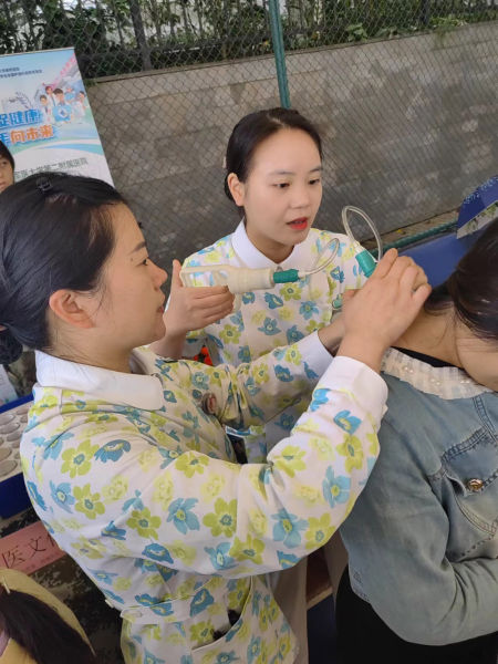 开云体育 开云平台全国科技活动周：重庆新桥进校园科普医学健康知识(图1)